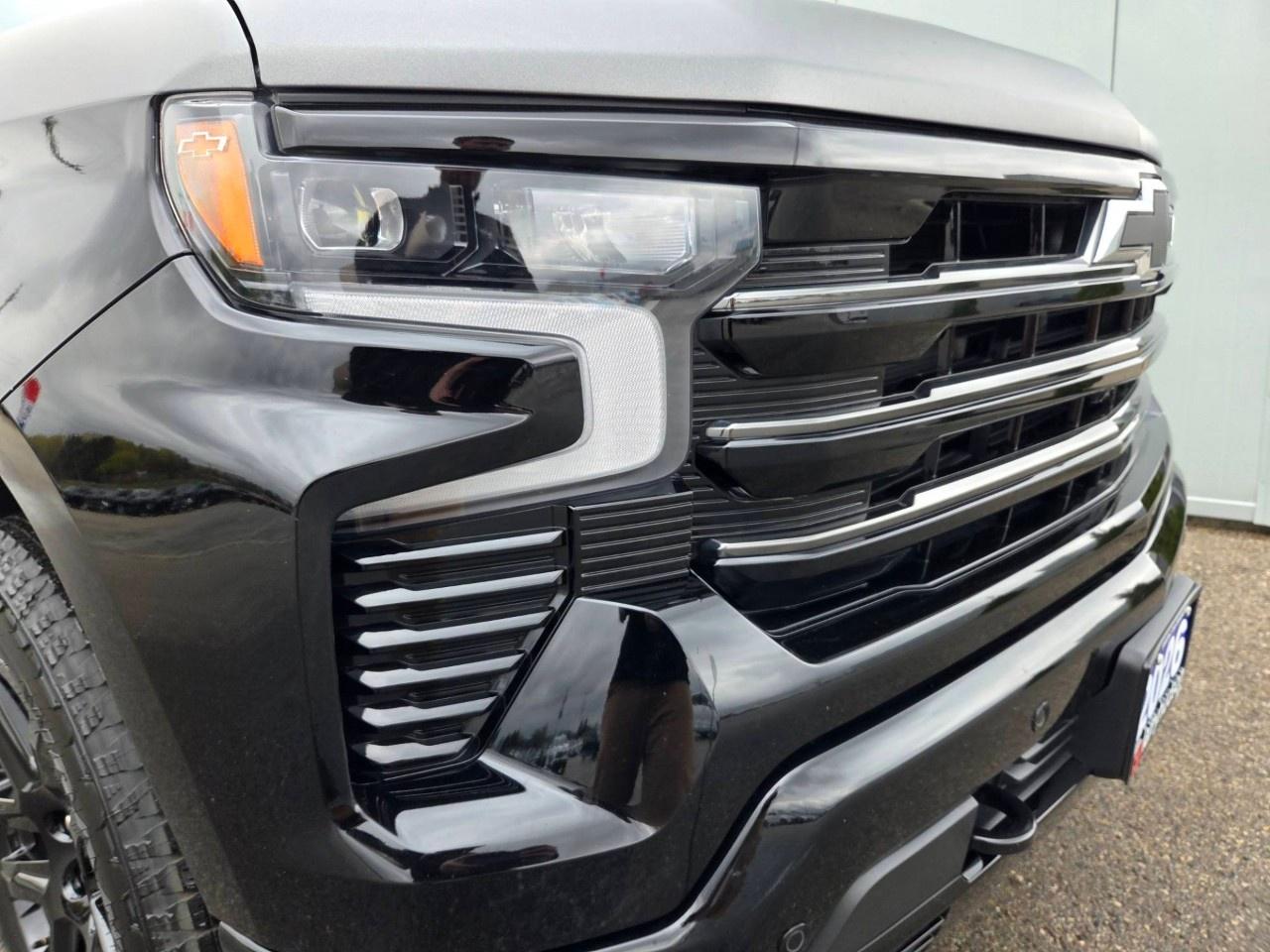 2026 Chevrolet Silverado 1500 Crew Cab Short Box 4-Wheel Drive High Country Photo
