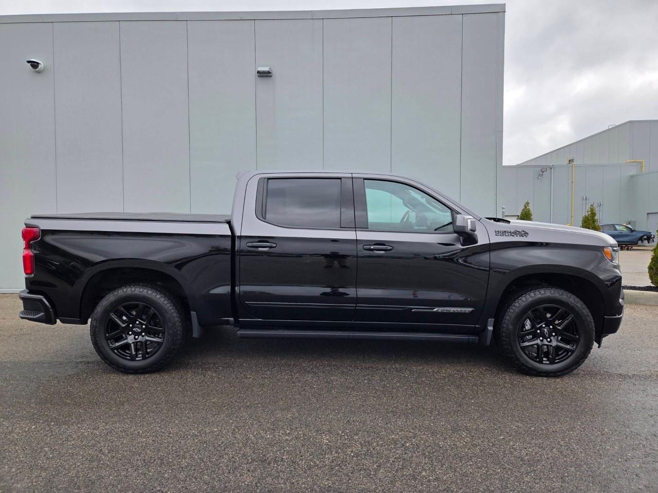 2026 Chevrolet Silverado 1500 Crew Cab Short Box 4-Wheel Drive High Country Photo