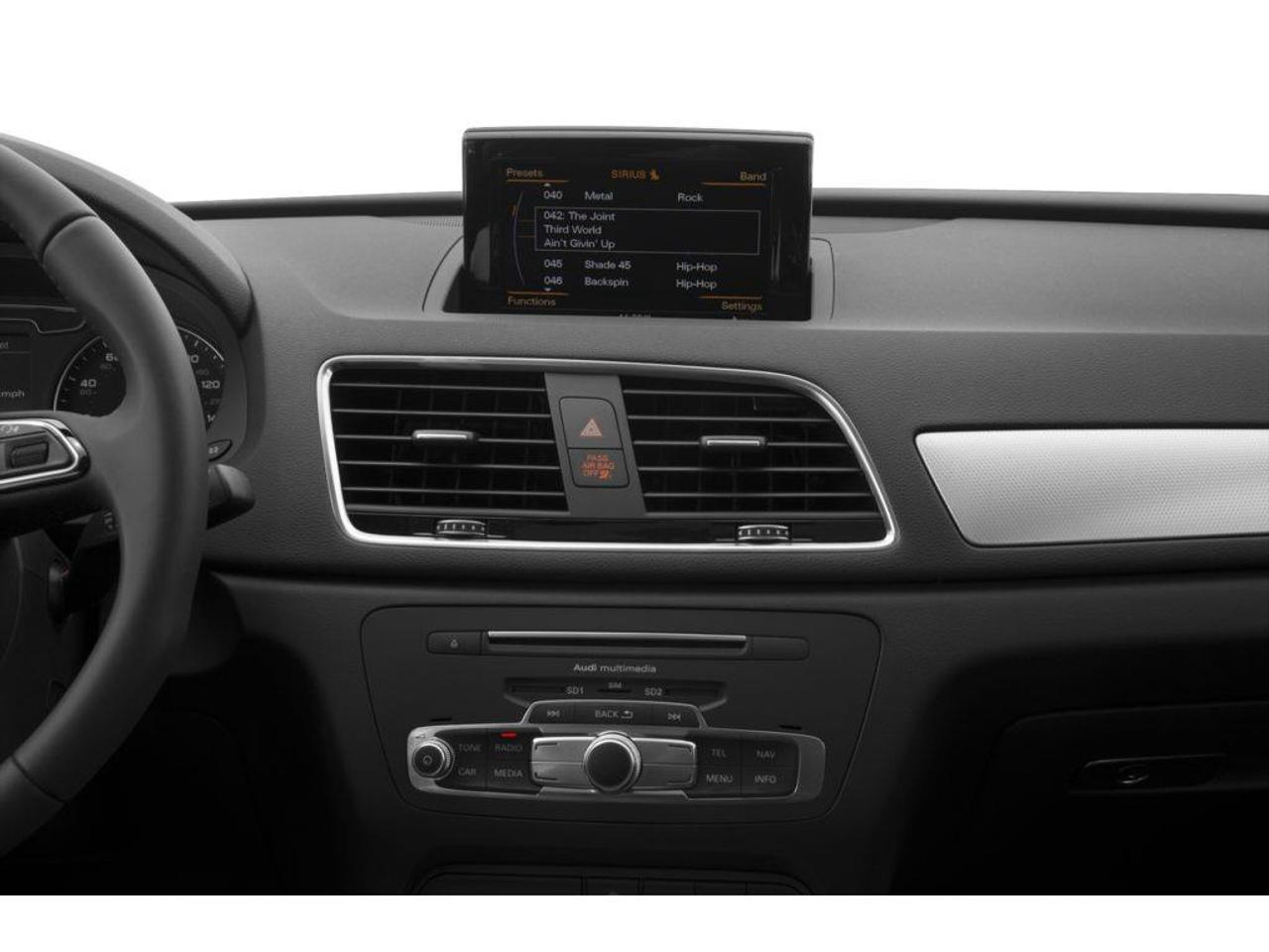 2016 Audi Q3 2.0T Technik Photo