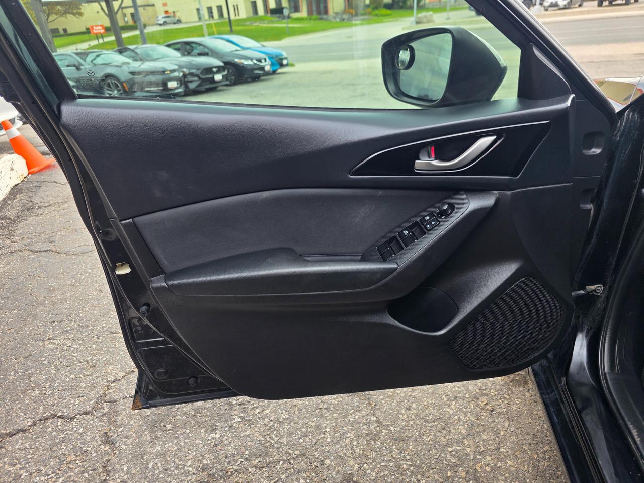 2015 Mazda MAZDA3 GS Backup Camera | Heated Seats | Excellent Service History Photo