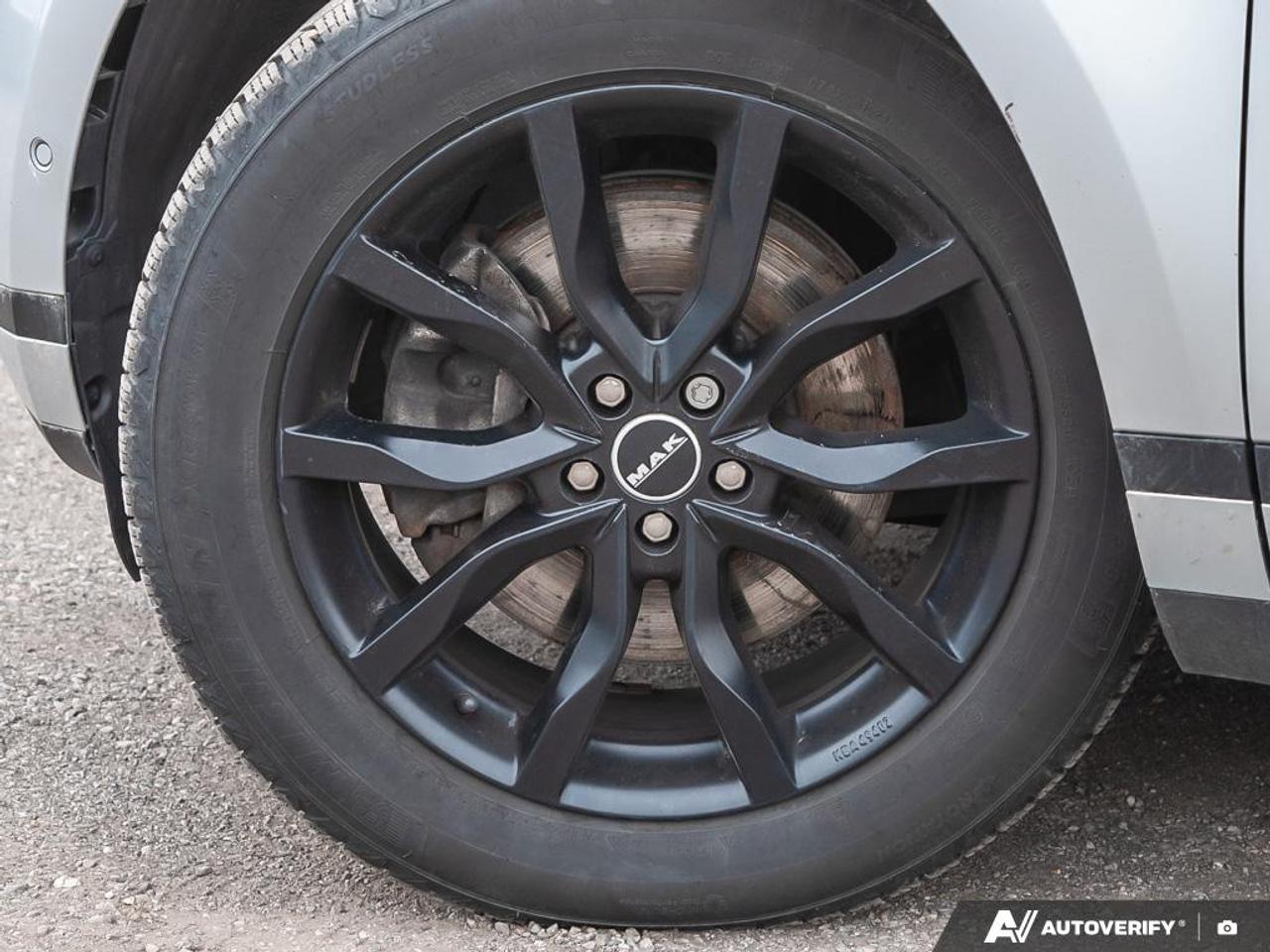 2020 Land Rover Evoque SE Photo