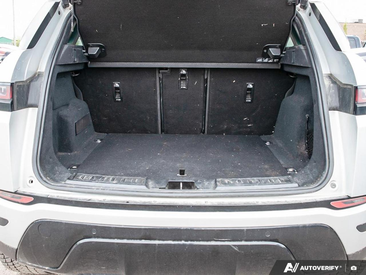 2020 Land Rover Evoque SE Photo
