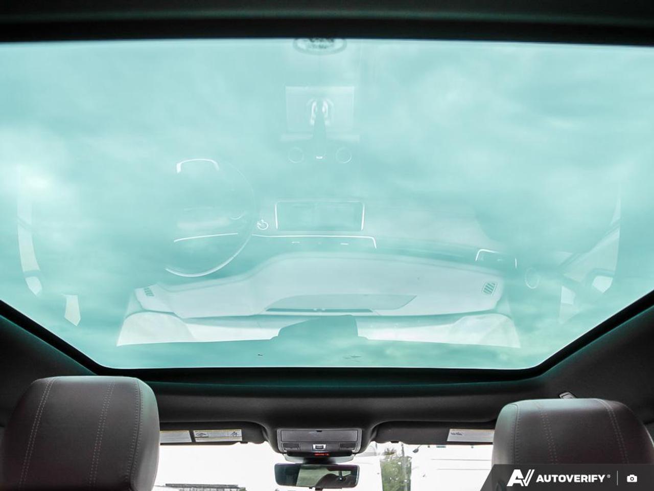 2020 Land Rover Evoque SE Photo