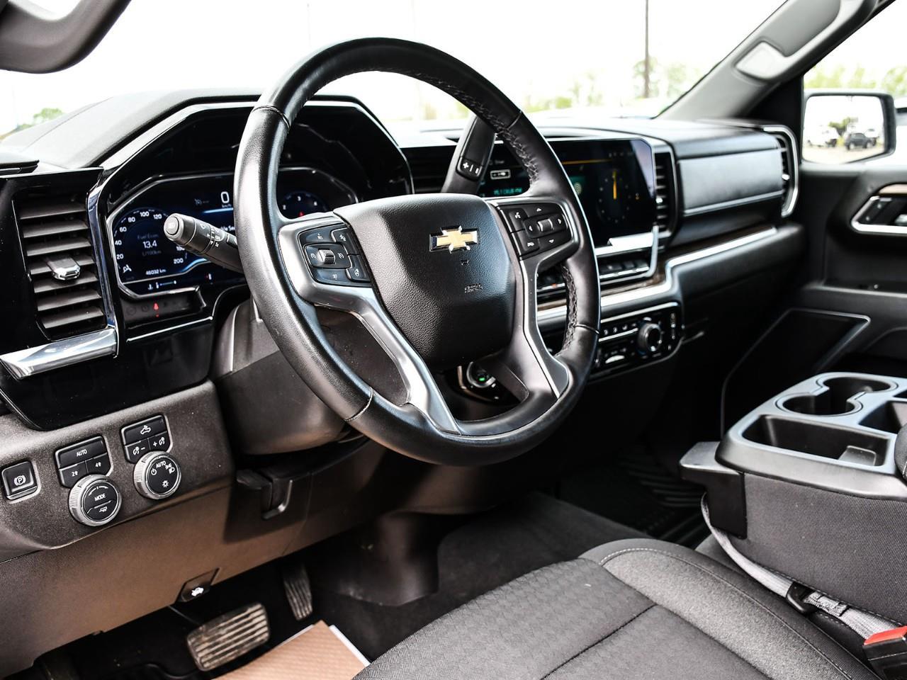 2025 Chevrolet Silverado 1500 LT1 Photo