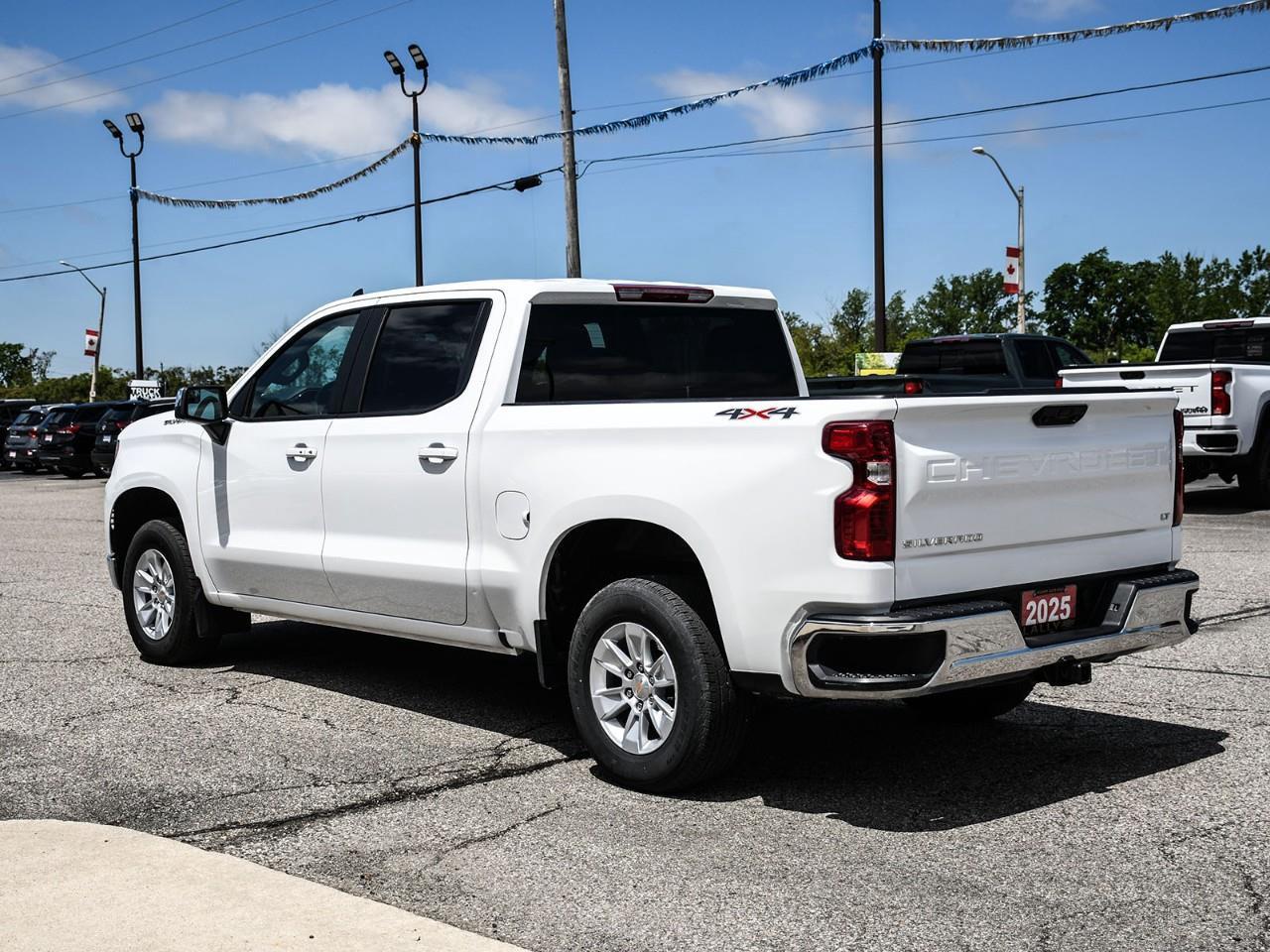 2025 Chevrolet Silverado 1500 LT1 Photo3