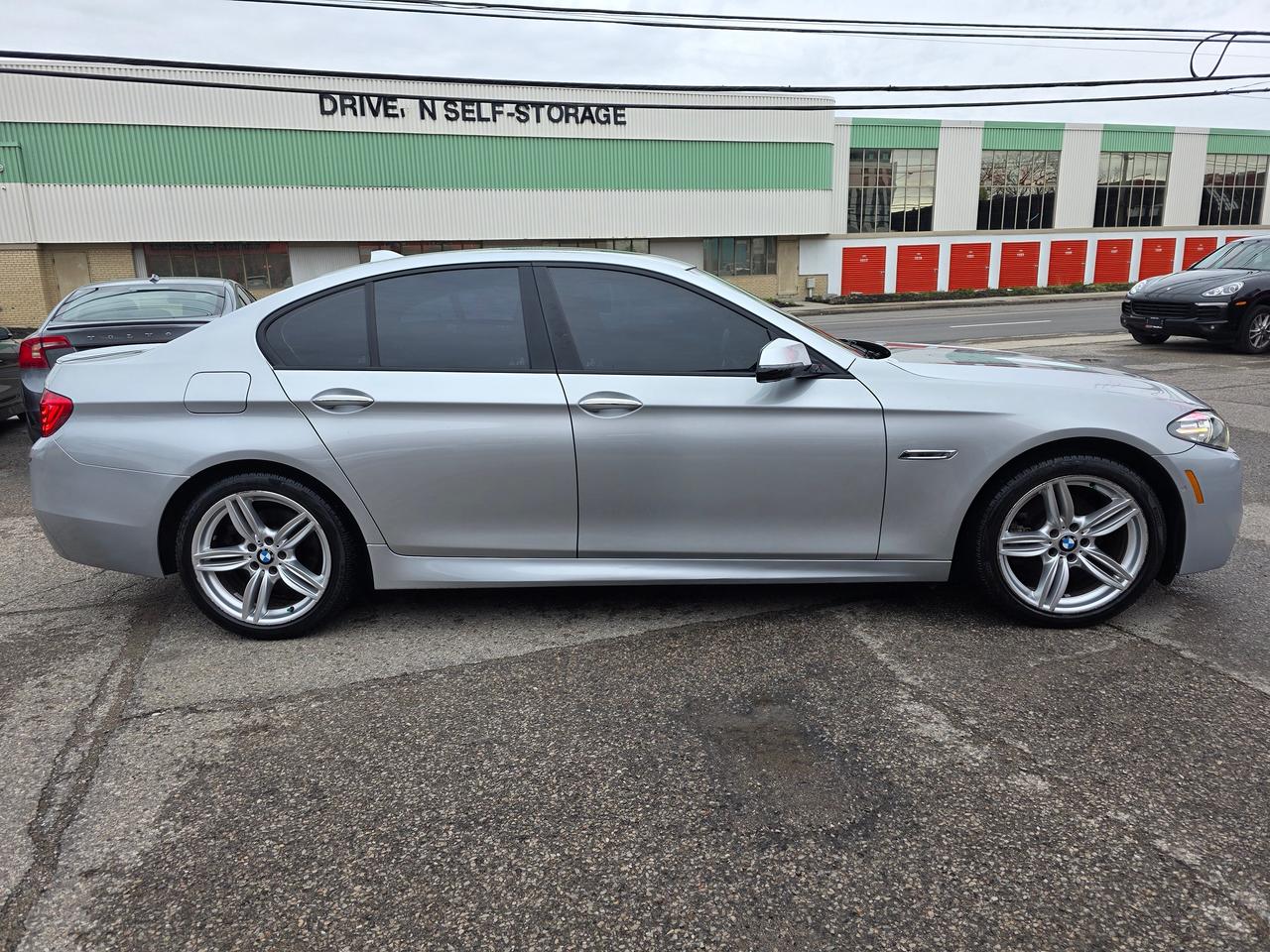 2016 BMW 5 Series 528i xDrive M Package Photo