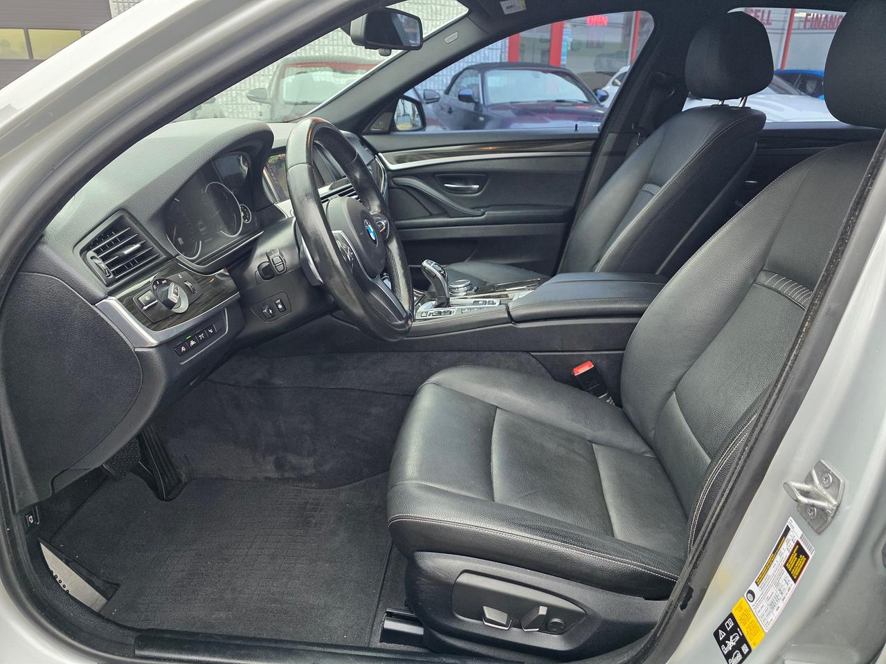 2016 BMW 5 Series 528i xDrive M Package Photo