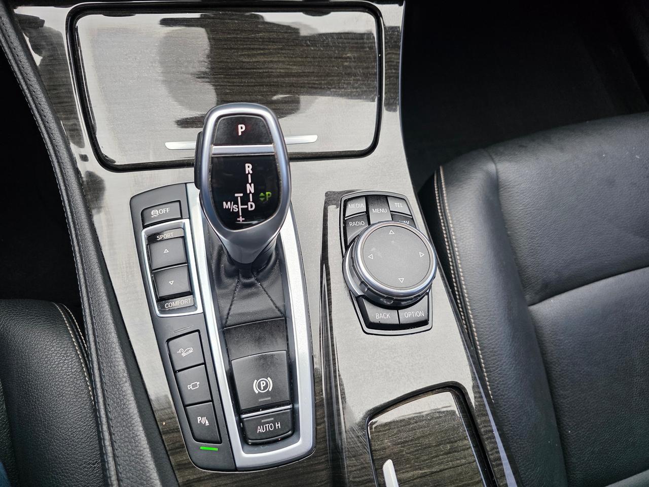 2016 BMW 5 Series 528i xDrive M Package Photo