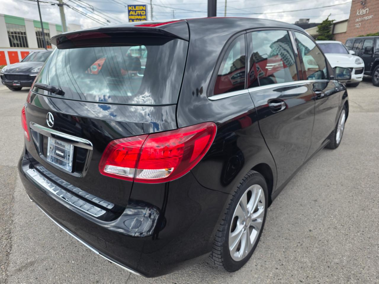 2016 Mercedes-Benz B-Class B 250 Sports Tourer Photo