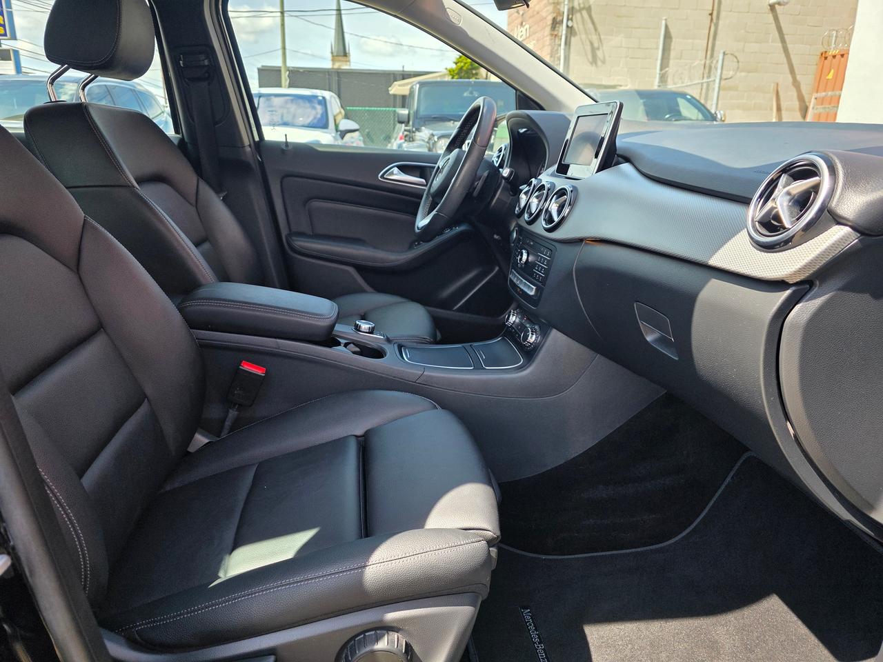 2016 Mercedes-Benz B-Class B 250 Sports Tourer Photo