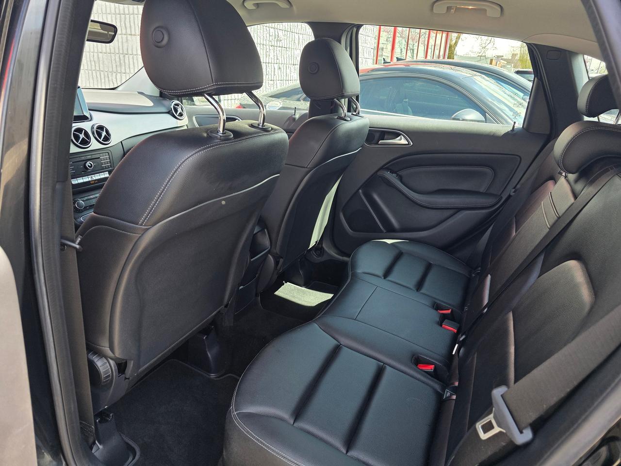 2016 Mercedes-Benz B-Class B 250 Sports Tourer Photo