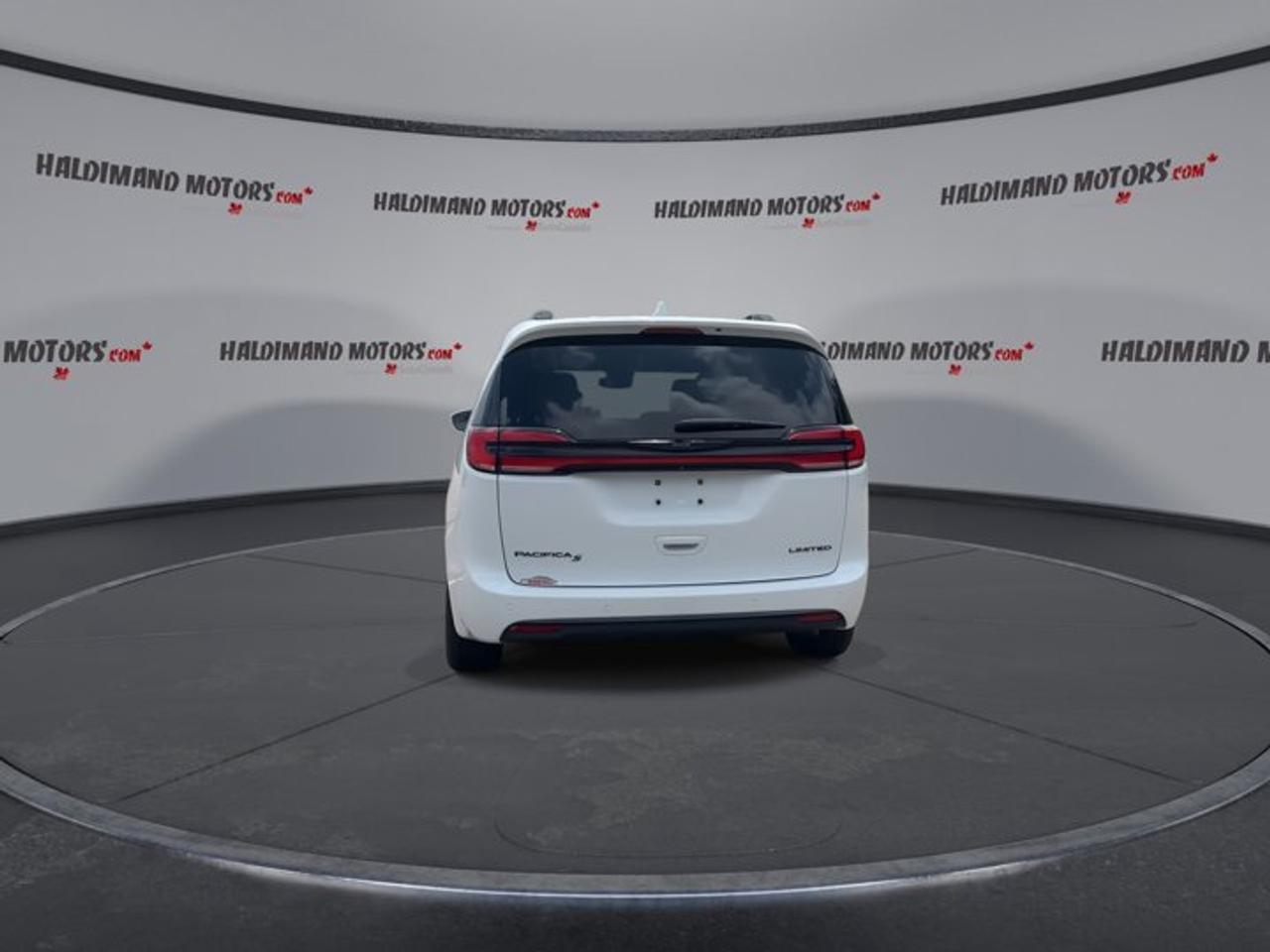 2022 Chrysler Pacifica Limited FWD | No Accidents | 360 Camera | Ventilated Seats Photo