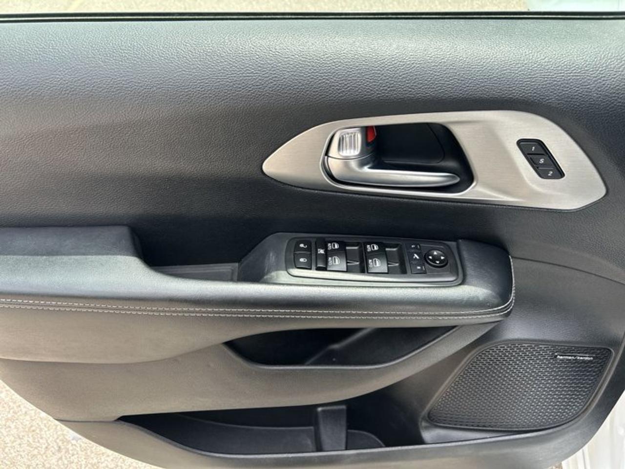 2022 Chrysler Pacifica Limited FWD | No Accidents | 360 Camera | Ventilated Seats Photo