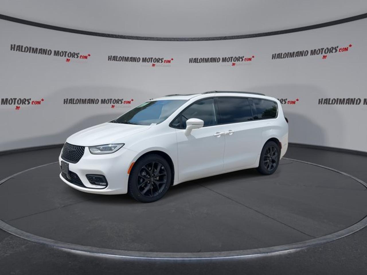 2022 Chrysler Pacifica Limited FWD | No Accidents | 360 Camera | Ventilated Seats Photo