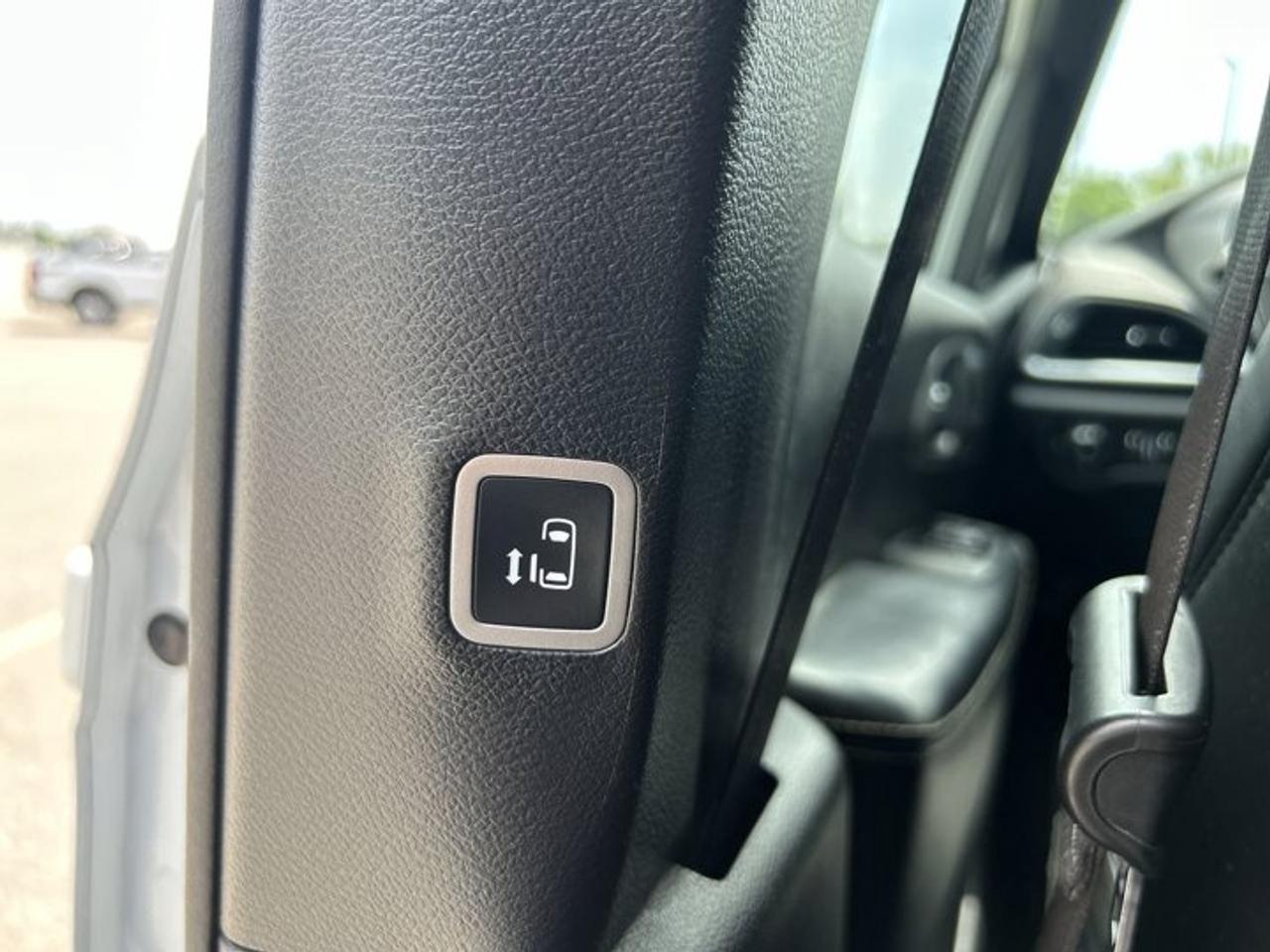 2022 Chrysler Pacifica Limited FWD | No Accidents | 360 Camera | Ventilated Seats Photo