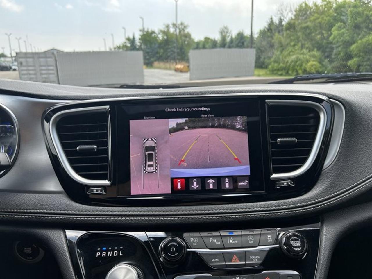 2022 Chrysler Pacifica Limited FWD | No Accidents | 360 Camera | Ventilated Seats Photo
