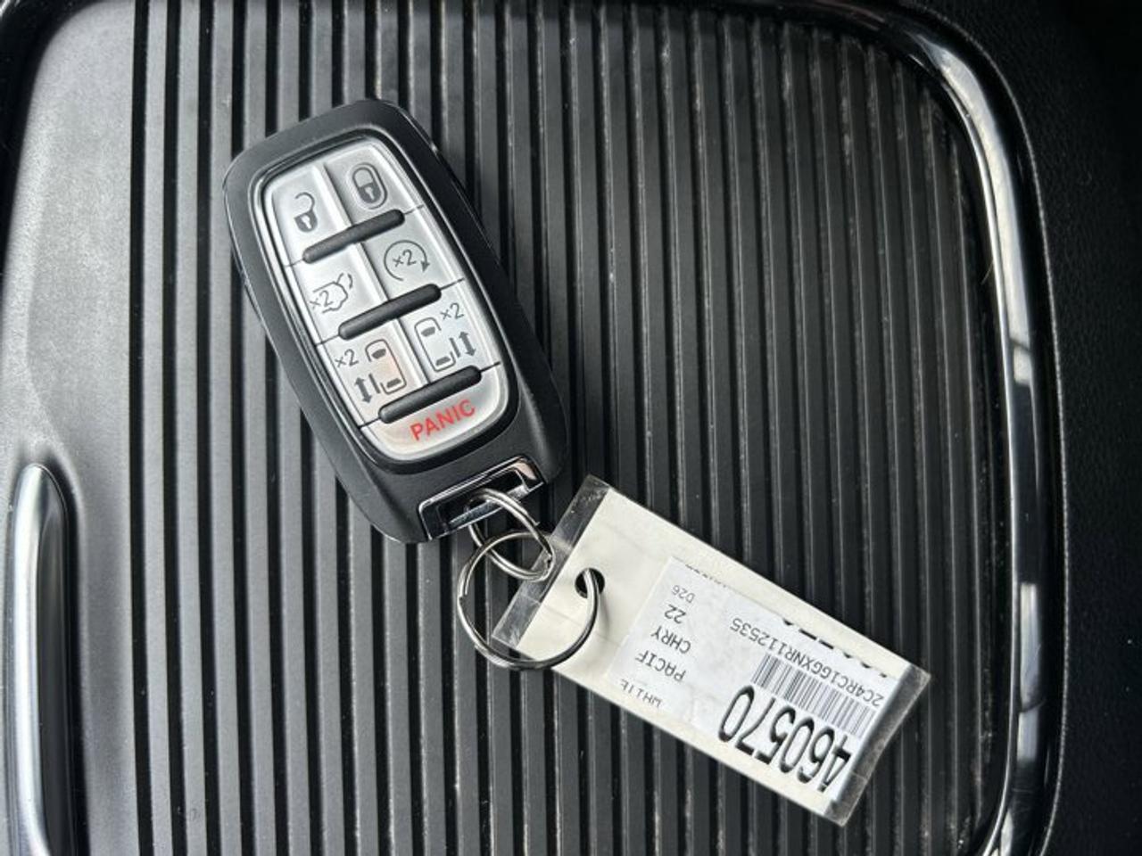 2022 Chrysler Pacifica Limited FWD | No Accidents | 360 Camera | Ventilated Seats Photo