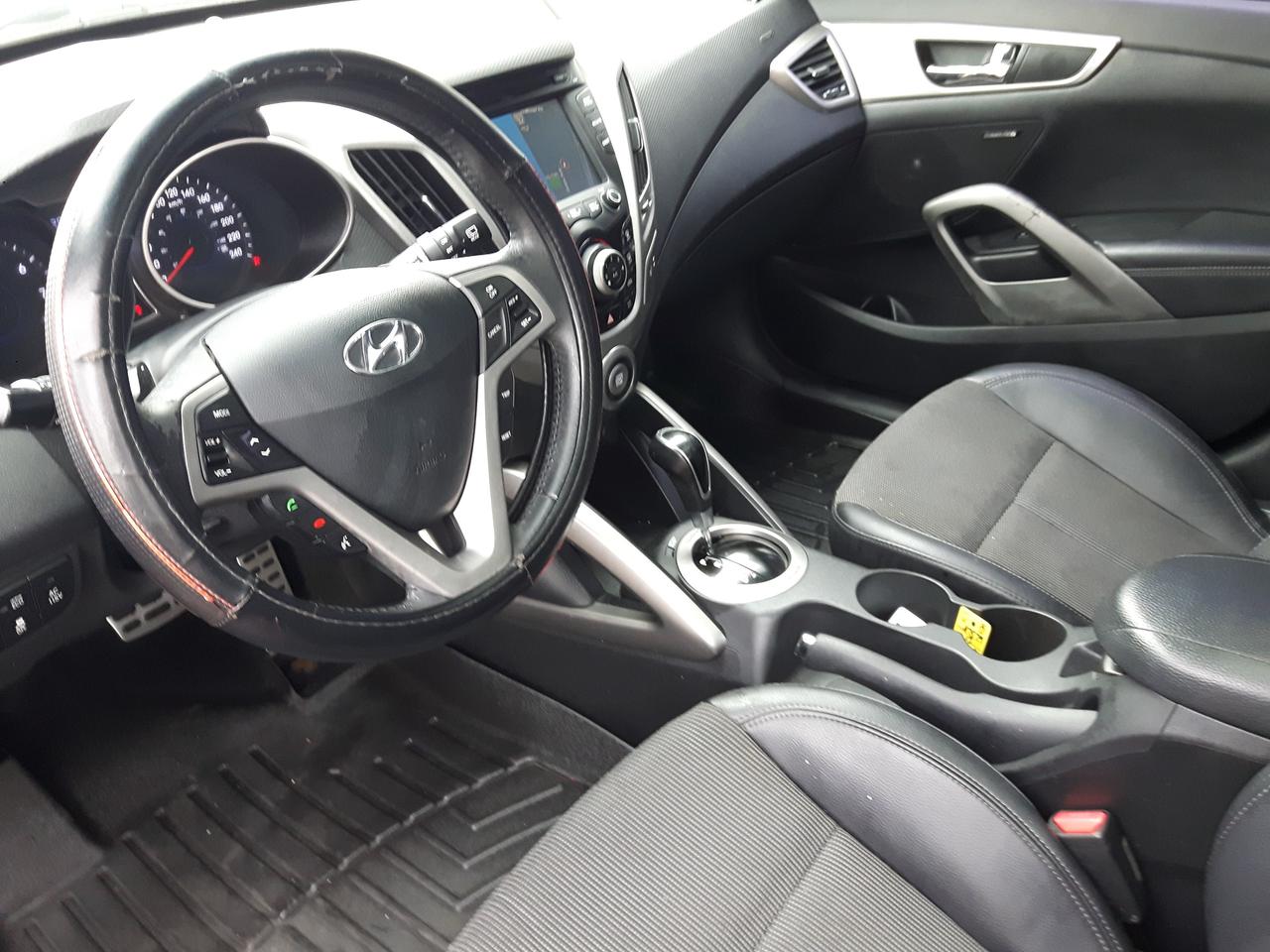 2013 Hyundai Veloster w/Tech Photo