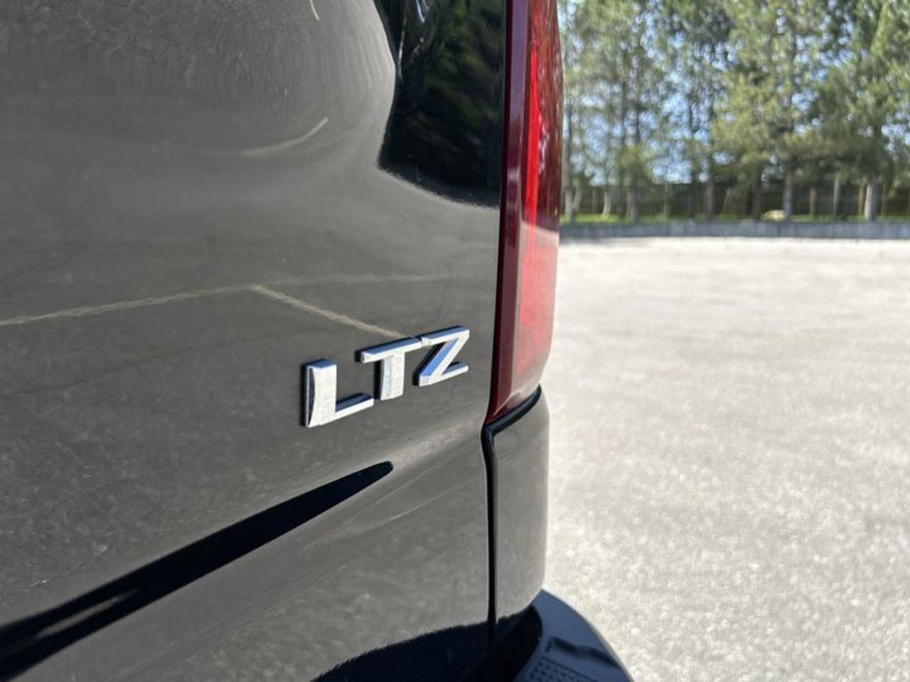 2023 Chevrolet Silverado 1500 LTZ Crew Cab 4WD | No Accidents | 360 Camera | Ventilated Seats Photo