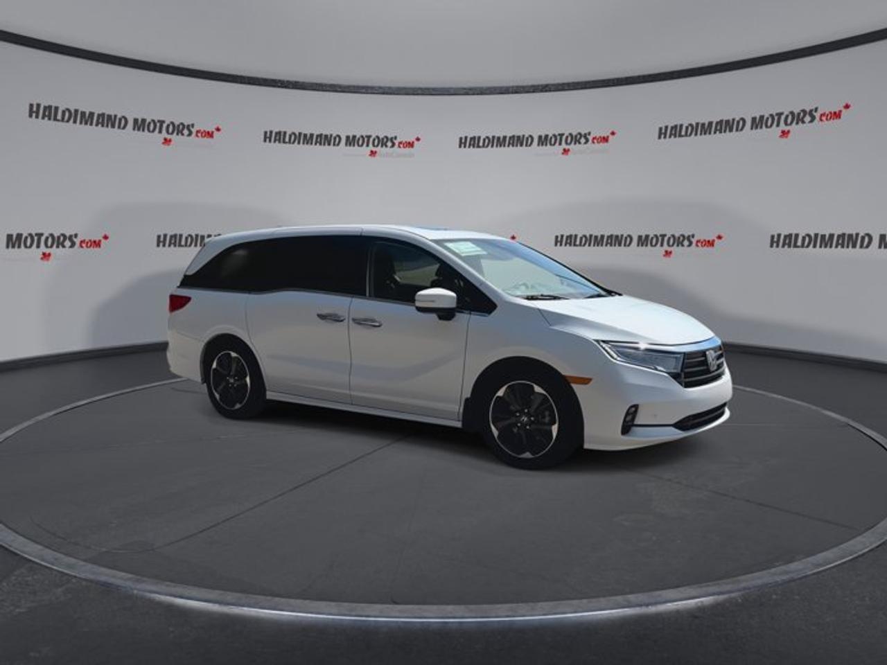 2022 Honda Odyssey Touring 2WD | No Accidents | Ventilated Front Seats Photo