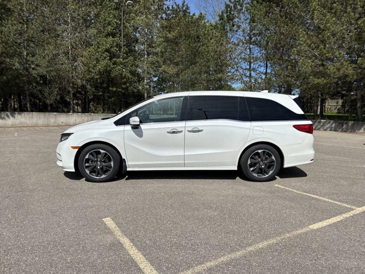 2022 Honda Odyssey Touring 2WD | No Accidents | Ventilated Front Seats Photo