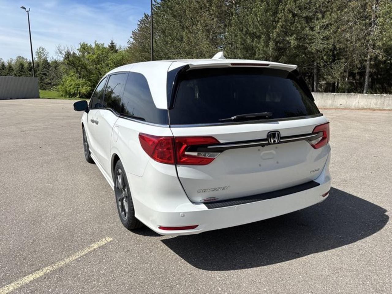 2022 Honda Odyssey Touring 2WD | No Accidents | Ventilated Front Seats Photo