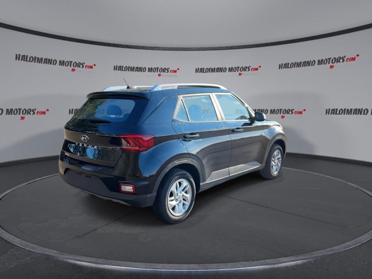 2025 Hyundai Venue Preferred | One Owner | No Accidents | Heated Steering Photo