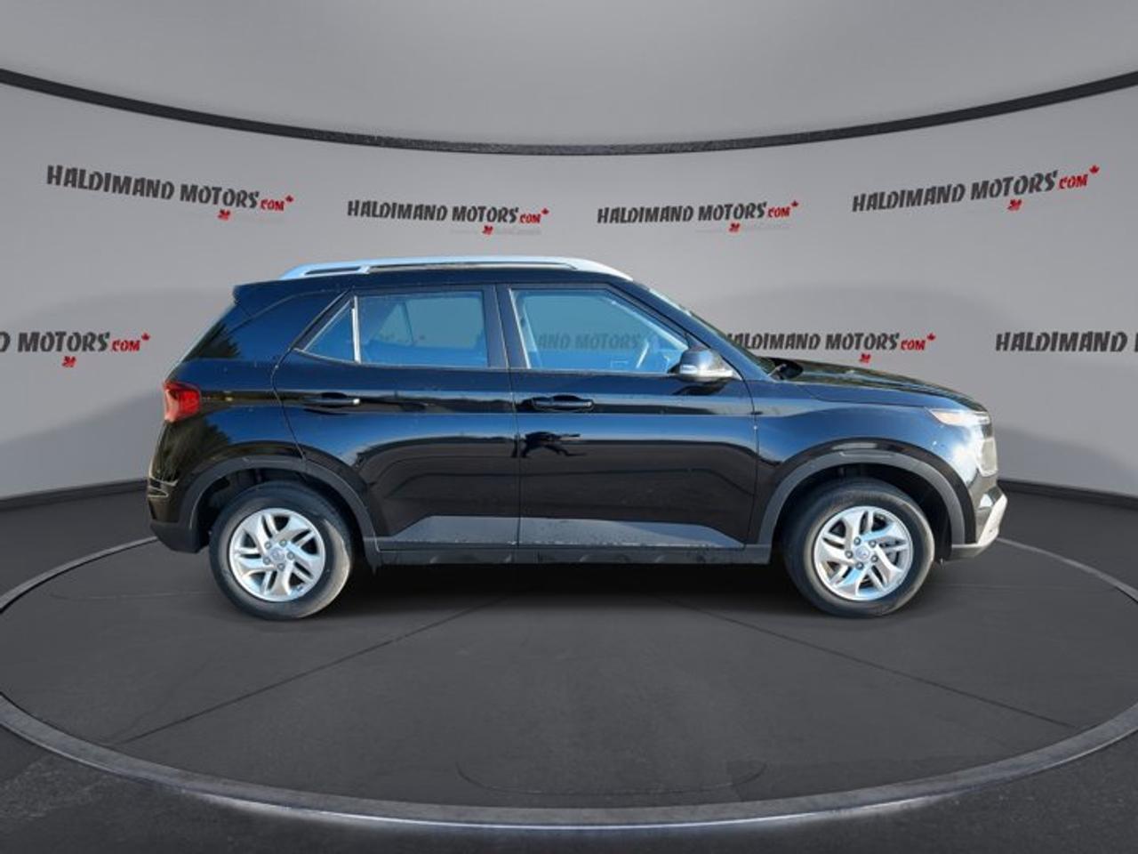 2025 Hyundai Venue Preferred | One Owner | No Accidents | Heated Steering Photo