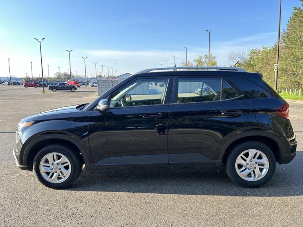 2025 Hyundai Venue Preferred | One Owner | No Accidents | Heated Steering Photo