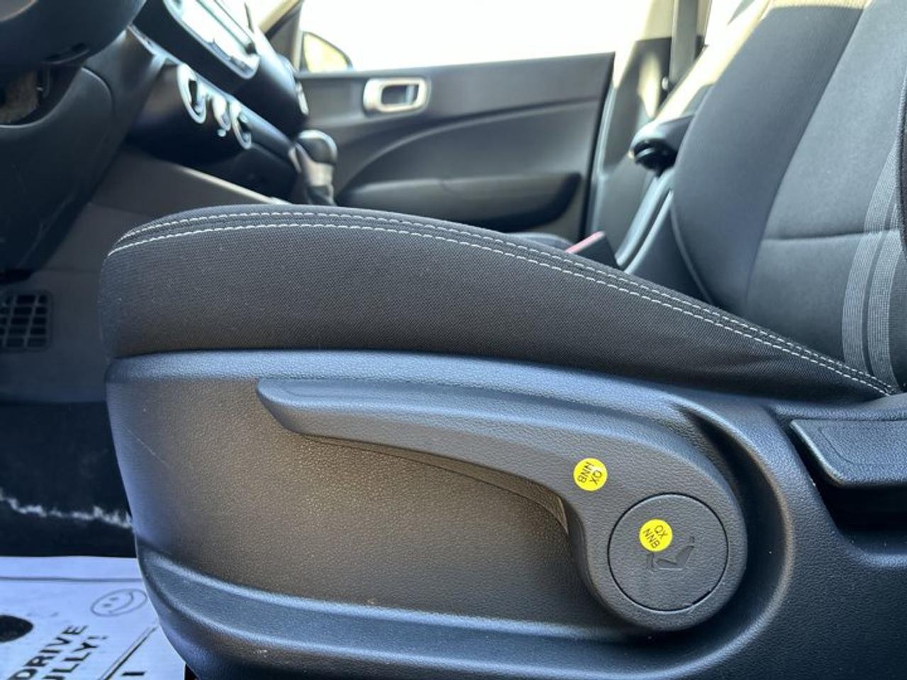 2025 Hyundai Venue Preferred | One Owner | No Accidents | Heated Steering Photo