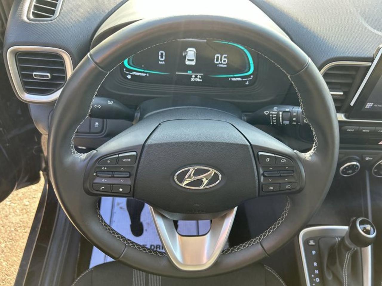 2025 Hyundai Venue Preferred | One Owner | No Accidents | Heated Steering Photo