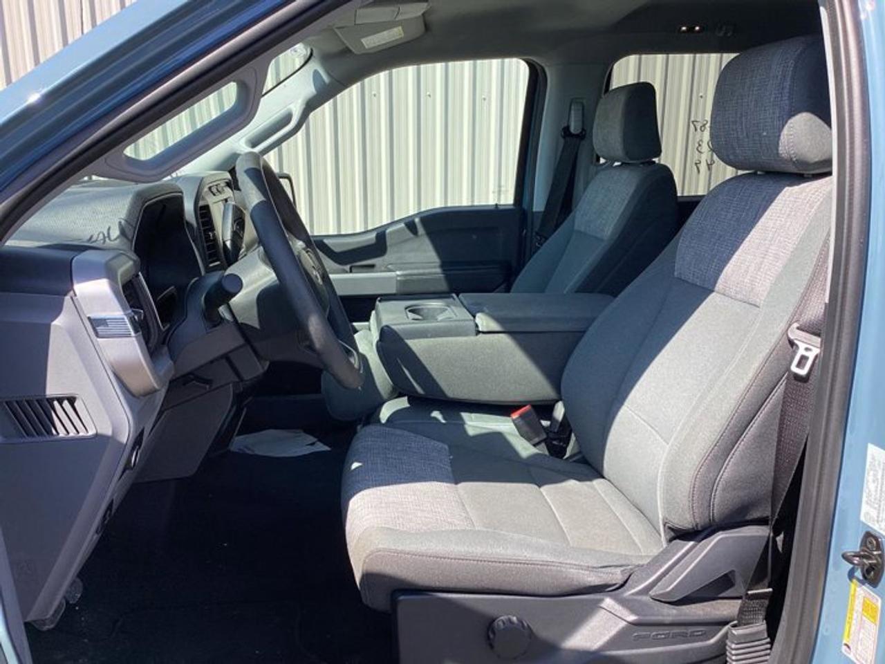 2023 Ford F-150 XLT SuperCrew 5.5' Box 4WD | No accidents Photo2