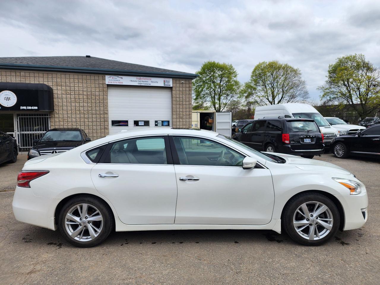 2014 Nissan Altima 2.5SL | Loaded | Clean Carfax | 140,000 km |$8,695 Photo4