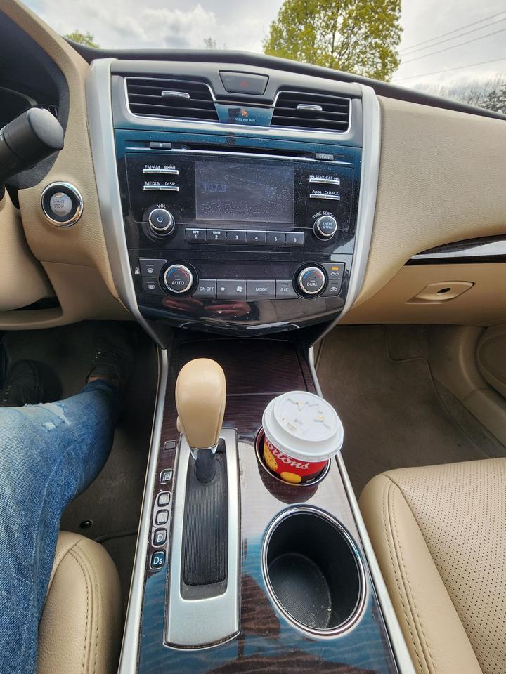 2014 Nissan Altima 2.5SL | Loaded | Clean Carfax | 140,000 km |$8,695 Photo