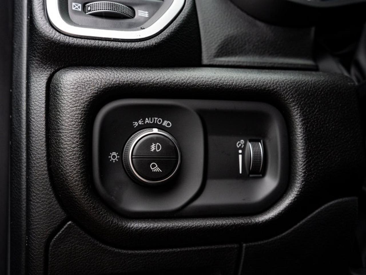 2026 RAM 1500 Express Photo