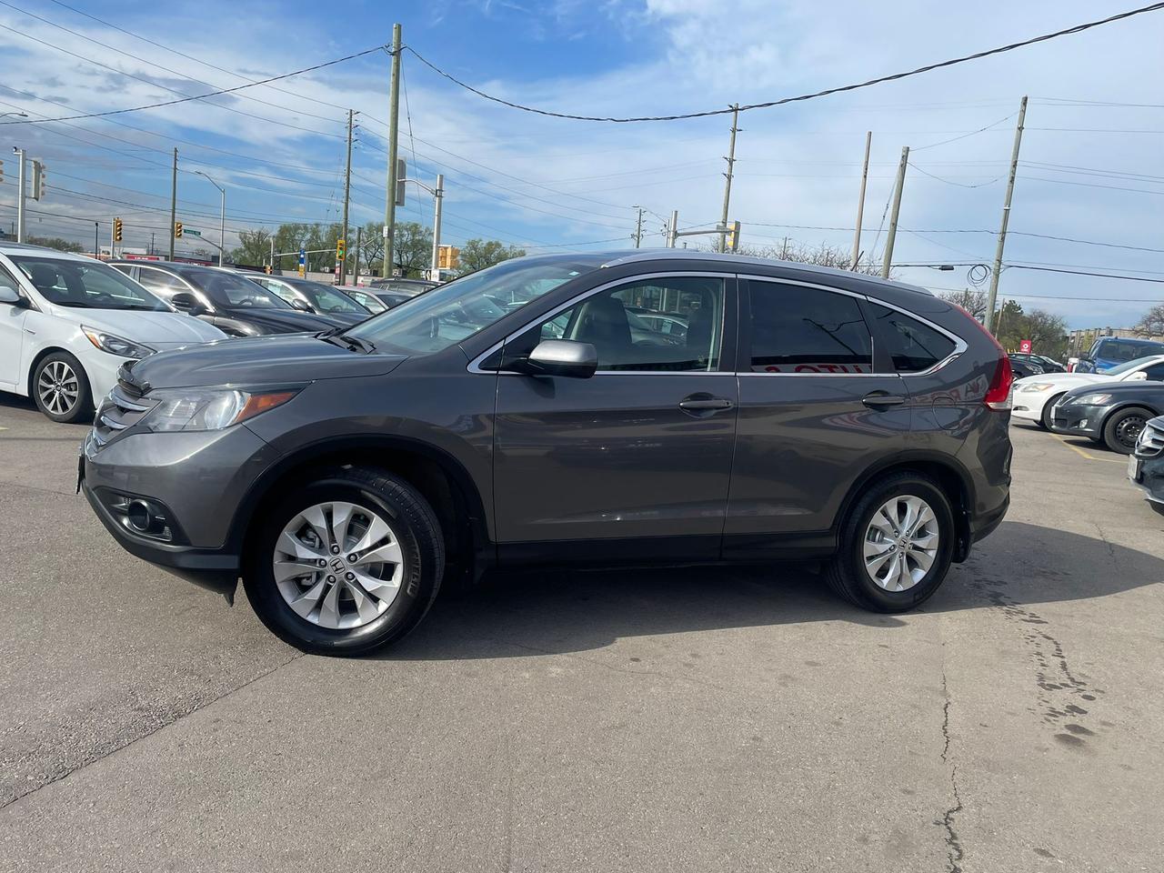 2014 Honda CR-V AWD LOW KM NO ACCIDENT HEATED SEATS BACKUP CAM B-T Photo