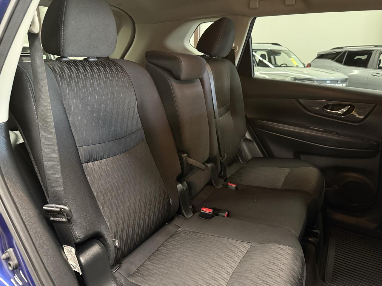 2020 Nissan Rogue SV Photo