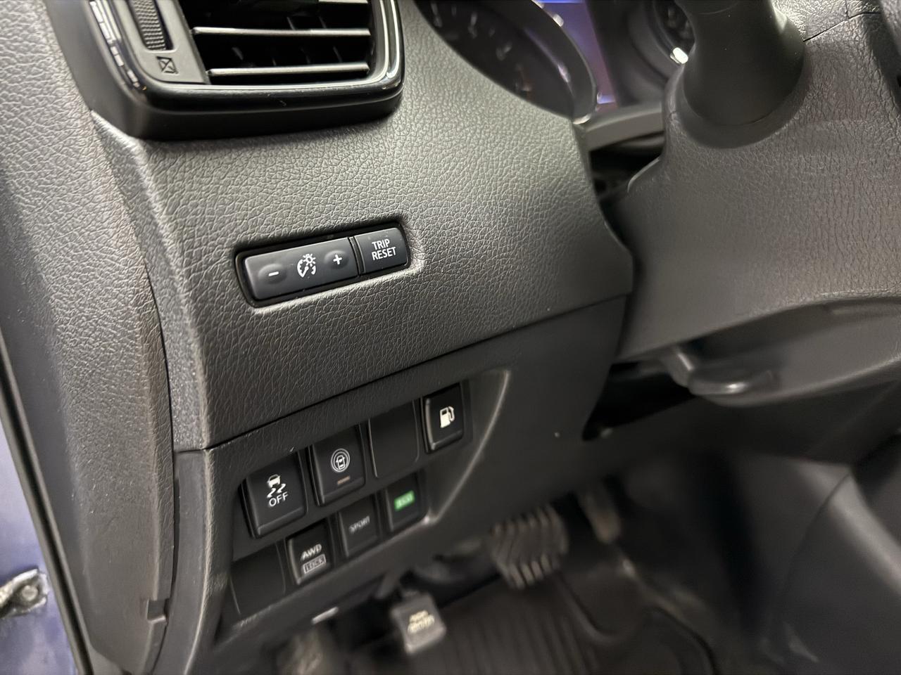 2020 Nissan Rogue SV Photo