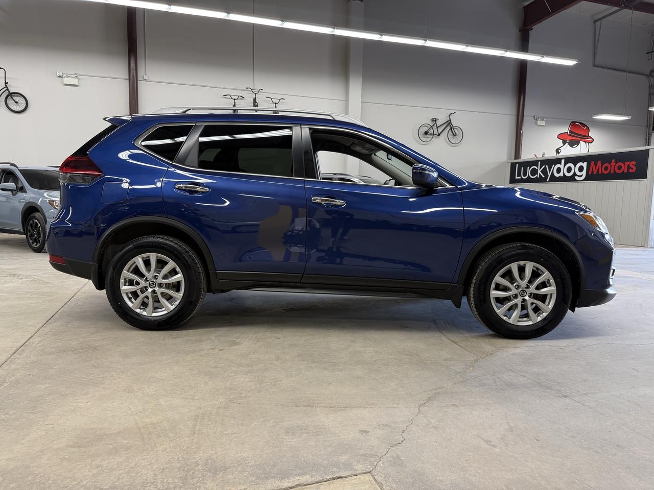 2020 Nissan Rogue SV Photo