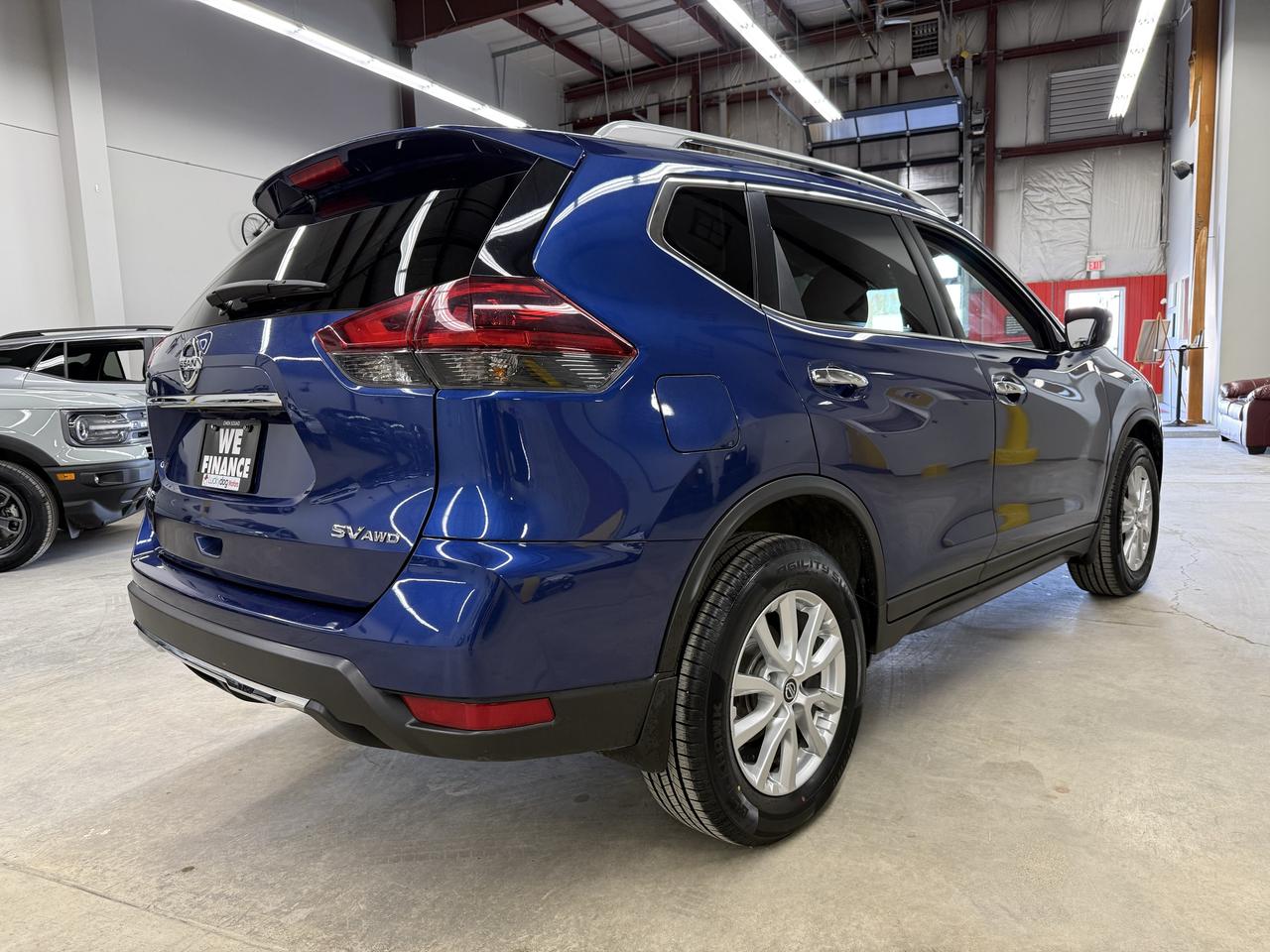 2020 Nissan Rogue SV Photo