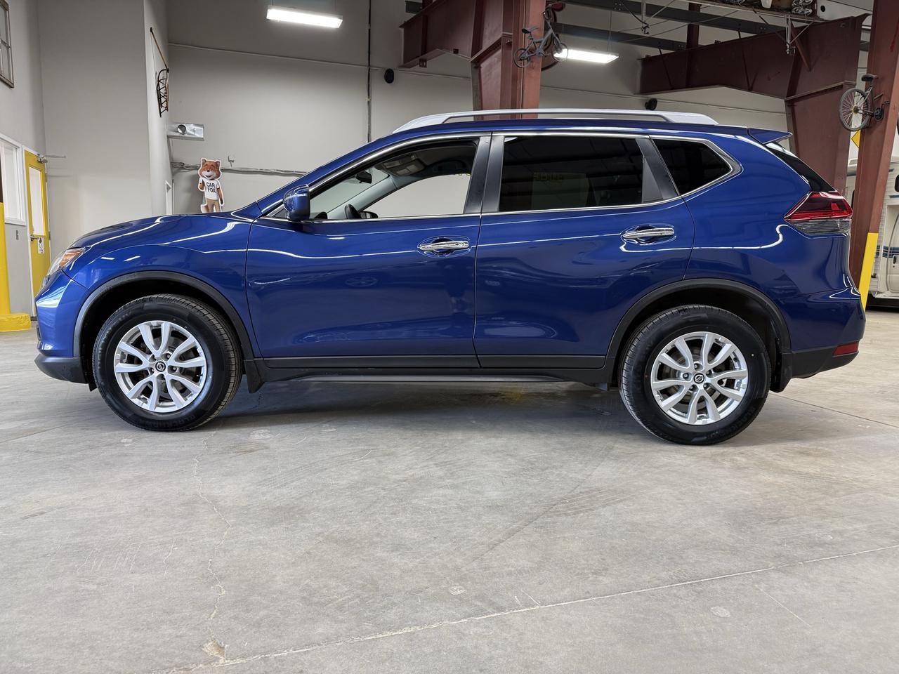 2020 Nissan Rogue SV Photo2