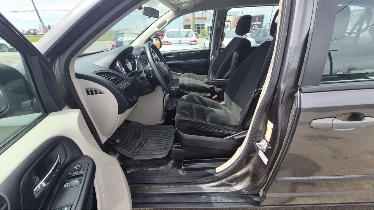 2016 Dodge Grand Caravan CANADA VALUE PACKAGE, WELL MAINTAINED, CERTIFIED Photo