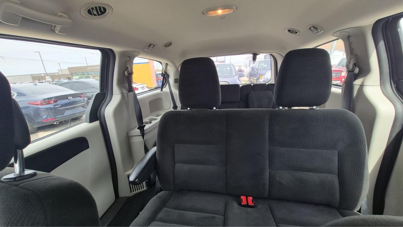2016 Dodge Grand Caravan CANADA VALUE PACKAGE, WELL MAINTAINED, CERTIFIED Photo