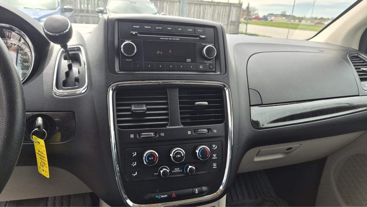 2016 Dodge Grand Caravan CANADA VALUE PACKAGE, WELL MAINTAINED, CERTIFIED Photo