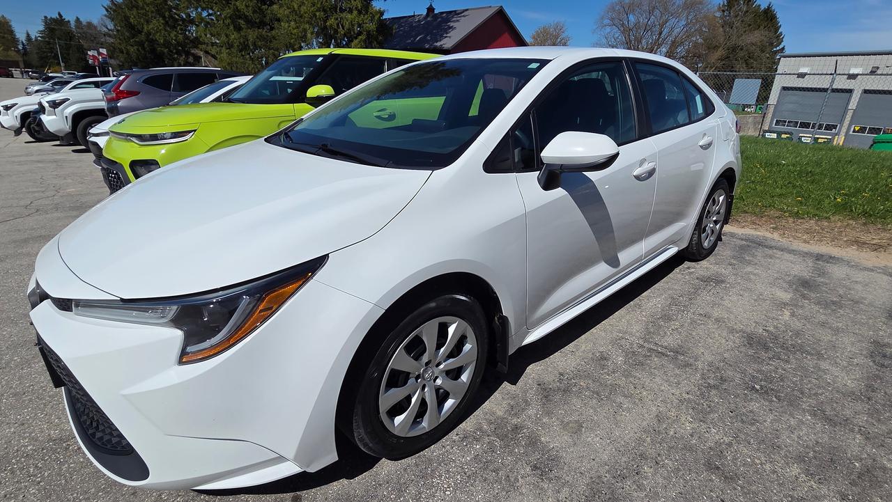 2022 Toyota Corolla LE - Photo #1