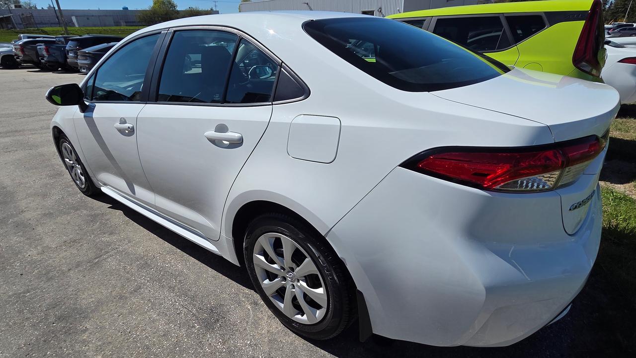 2022 Toyota Corolla LE Photo