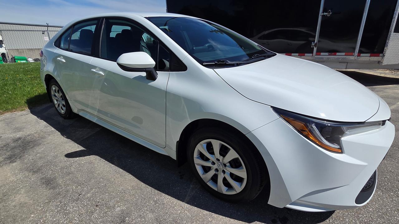 2022 Toyota Corolla LE Photo3