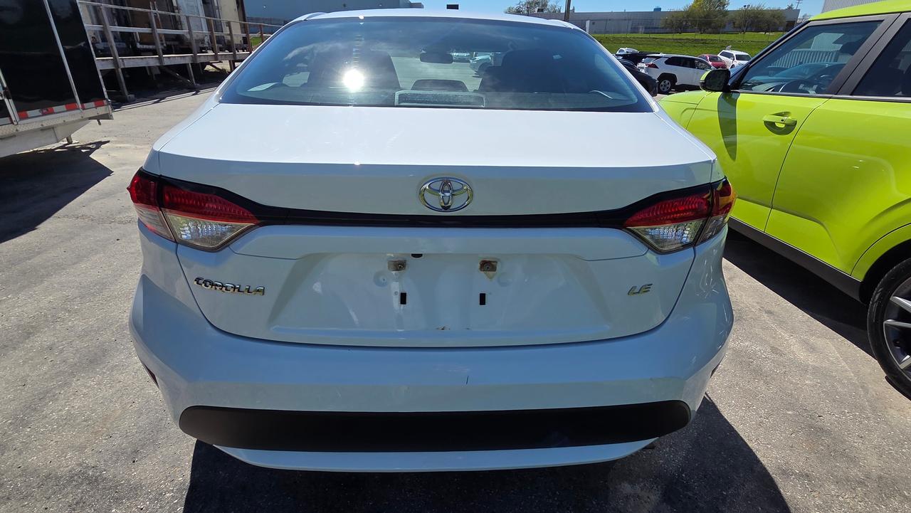 2022 Toyota Corolla LE Photo