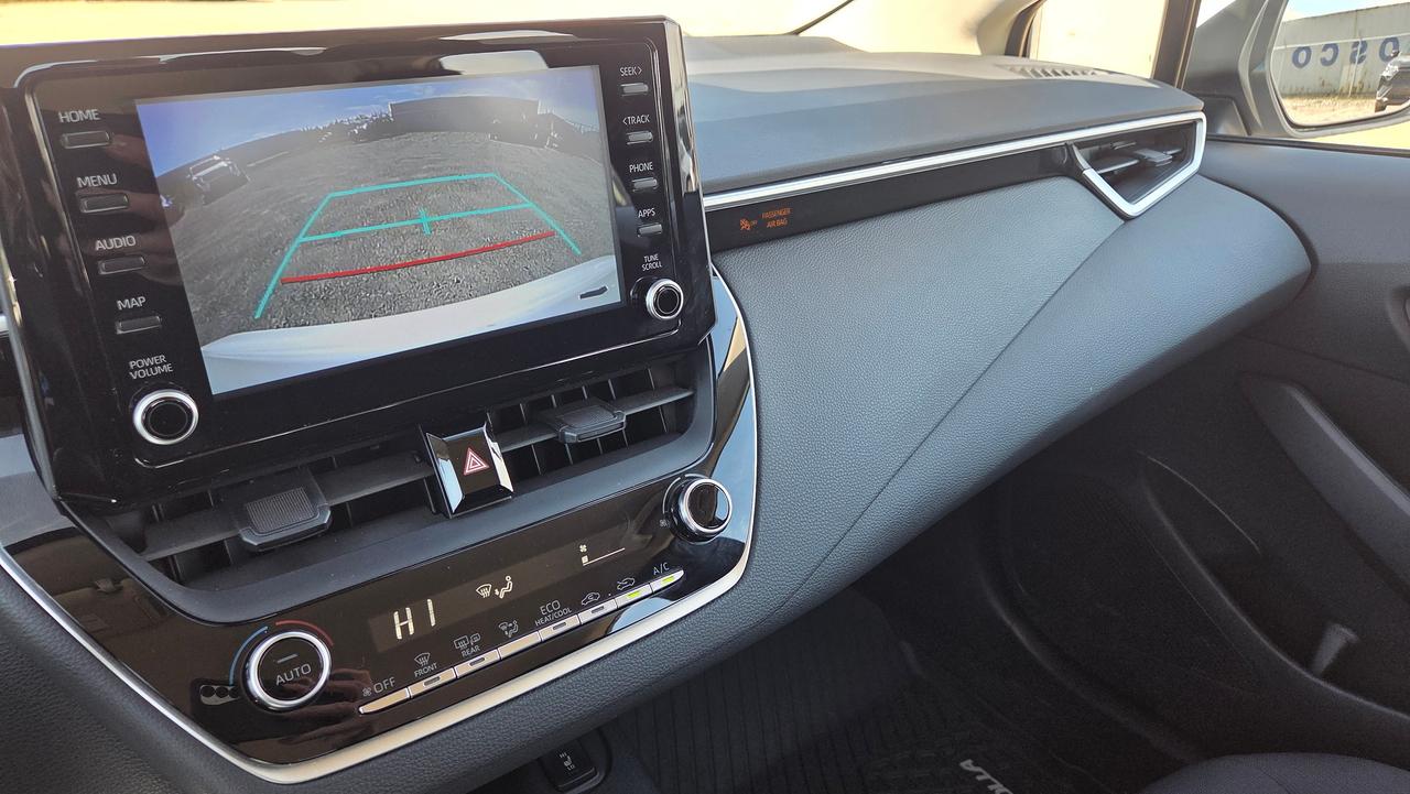 2022 Toyota Corolla LE Photo