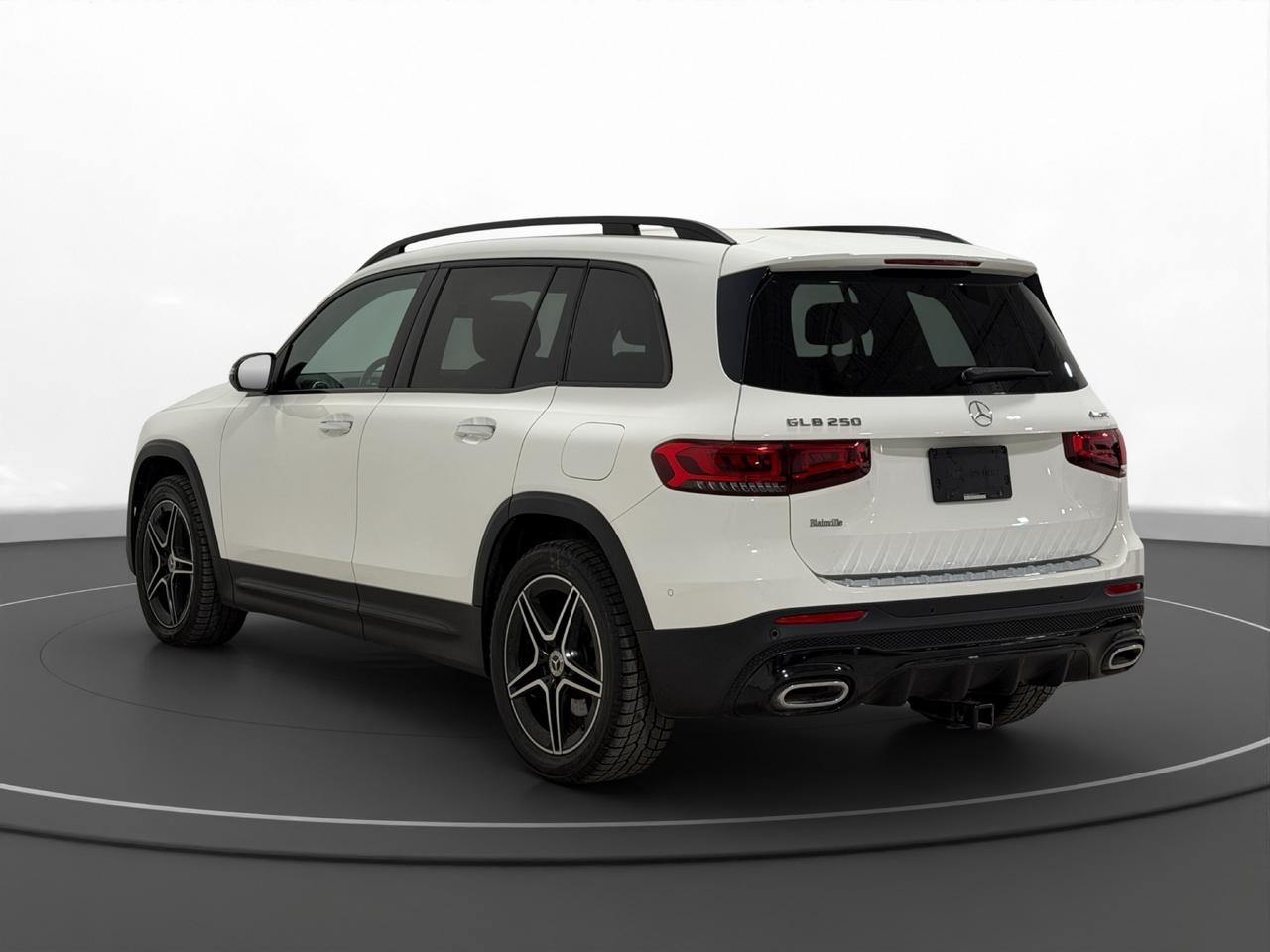 2022 Mercedes-Benz GLB GLB 250 | AMG Package |Night Package| 7 PASSENGER Photo4